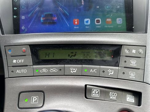 Used 2015 Toyota Prius Three image 23