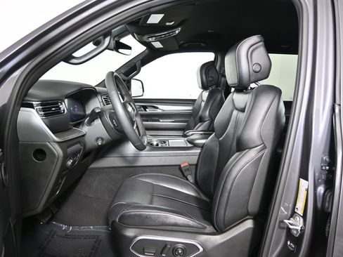 Used 2024 Jeep Wagoneer Series II w/ Flexible Seating Group AWD/4WD image 22