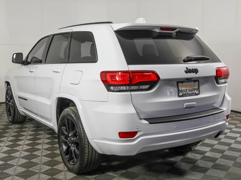 Used 2019 Jeep Grand Cherokee Altitude RWD image 19