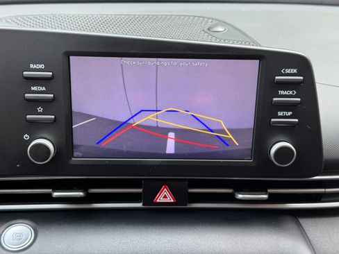 Used 2021 Hyundai Elantra SEL FWD image 25