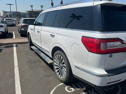 Used 2019 Lincoln Navigator Reserve AWD/4WD image 3