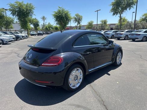 Used 2018 Volkswagen Beetle 2.0T SE w/ SE Premium Package FWD image 5