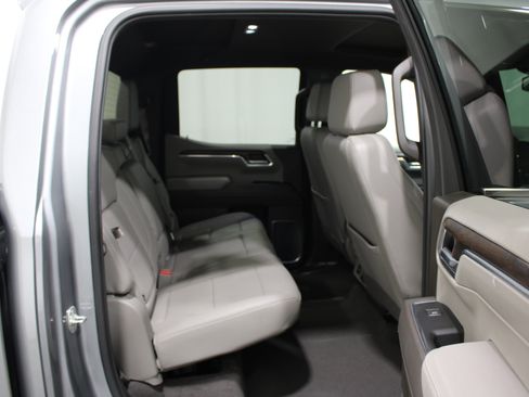 Used 2025 GMC Sierra 1500 SLT RWD image 23