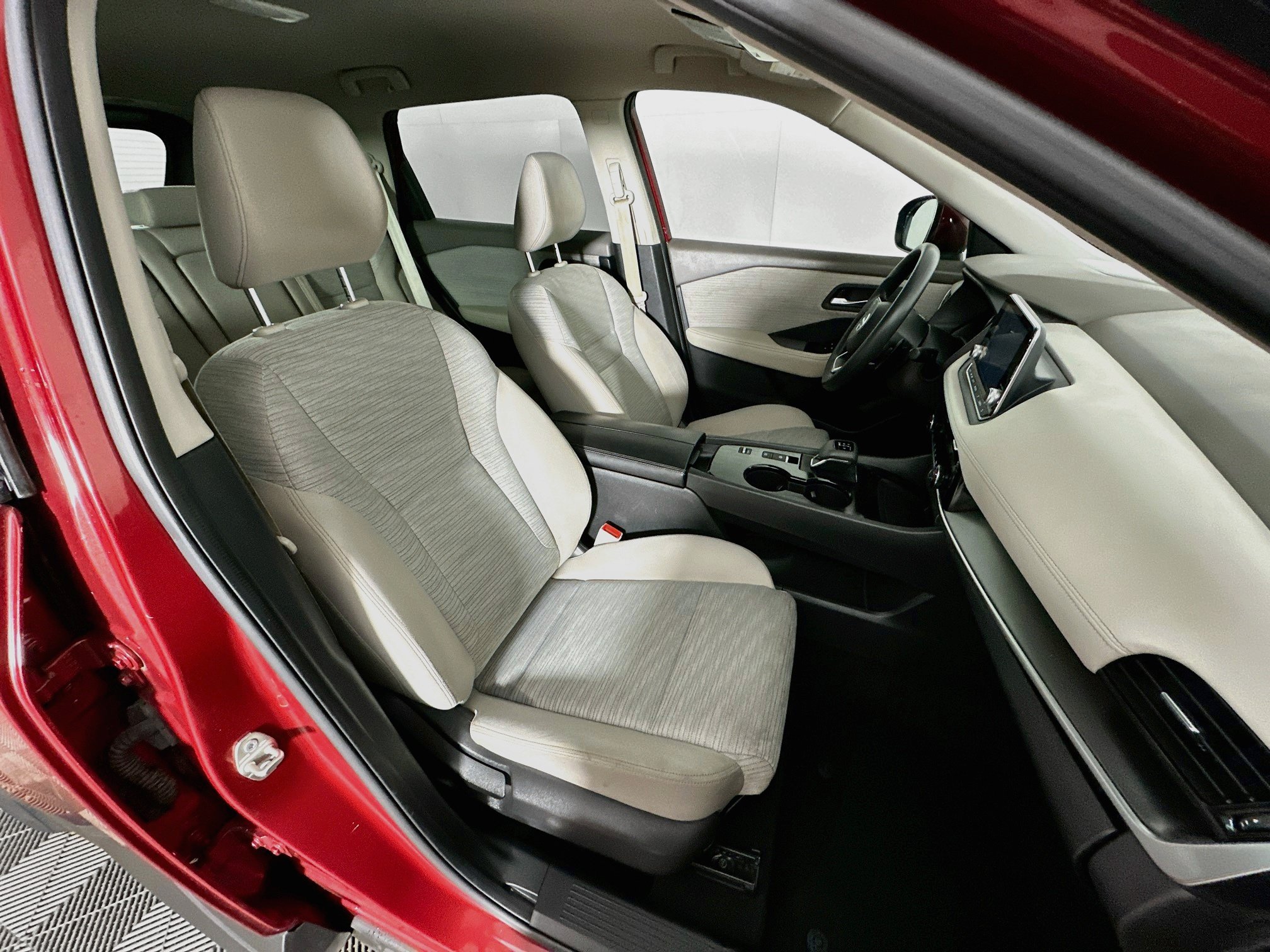 Used 2021 Nissan Rogue SV FWD image 30