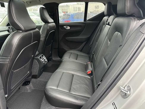 Used 2025 Volvo XC40 B5 Plus w/ Climate Package image 15