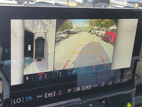 Used 2024 GMC Hummer EV 3X image 29