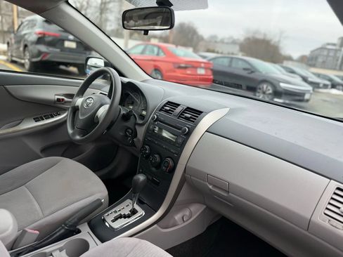 Used 2010 Toyota Corolla S image 19