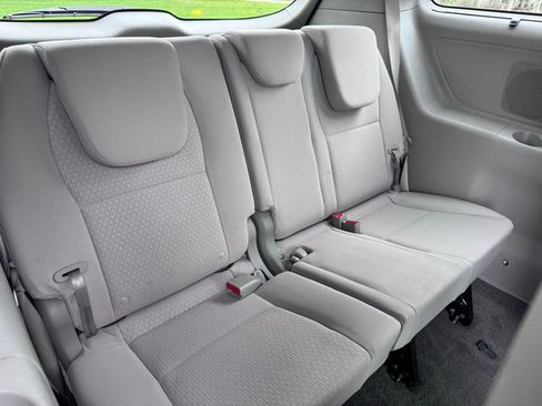 Used 2016 Kia Sedona LX w/ LX Convenience Package FWD image 21