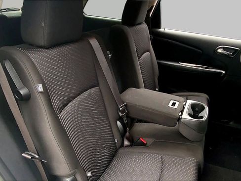 Used 2019 Dodge Journey SE w/ Connectivity Group FWD image 20