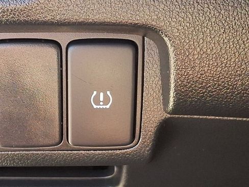 Used 2016 Honda CR-V SE image 24