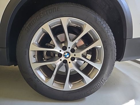 Used 2025 BMW X5 xDrive40i image 9