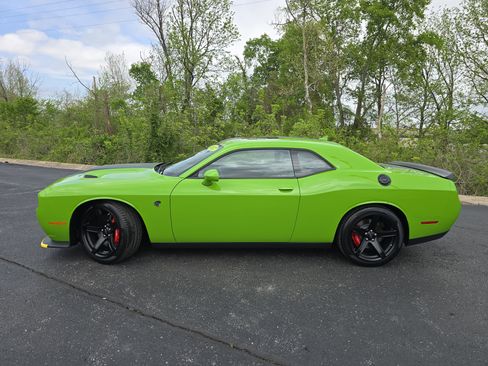 Used 2017 Dodge Challenger SRT Hellcat image 21