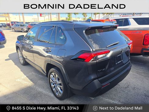 Used 2023 Toyota RAV4 XLE Premium image 3