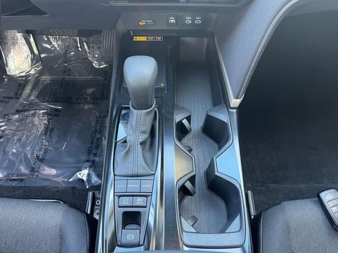 Used 2025 Toyota Camry LE image 40