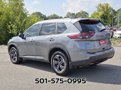 Used 2025 Nissan Rogue SV w/ SV Premium Package FWD image 3