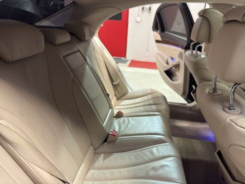 Used 2014 Mercedes-Benz S 550 Sedan image 26