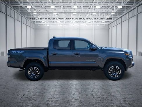 Used 2022 Toyota Tacoma TRD Sport AWD/4WD image 6