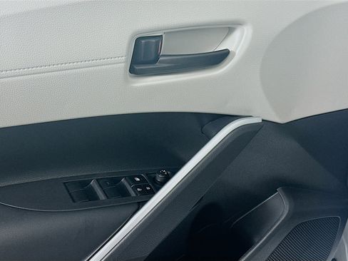 Used 2024 Toyota Corolla Cross LE image 15