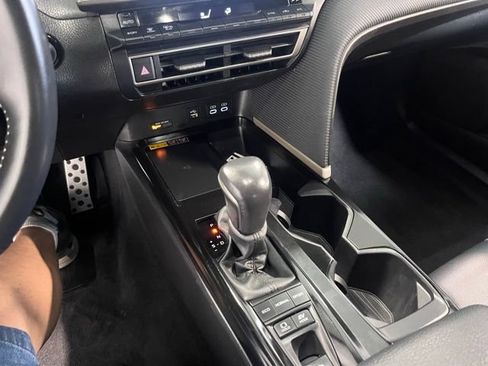 Used 2025 Toyota Camry SE FWD image 29