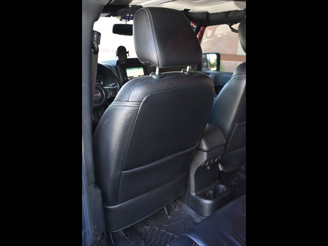 Used 2017 Jeep Wrangler Unlimited Rubicon w/ Connectivity Group AWD/4WD image 20