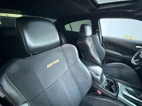 Used 2018 Dodge Charger R/T image 15