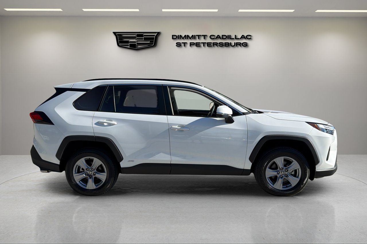 Used 2025 Toyota RAV4 XLE AWD/4WD image 6