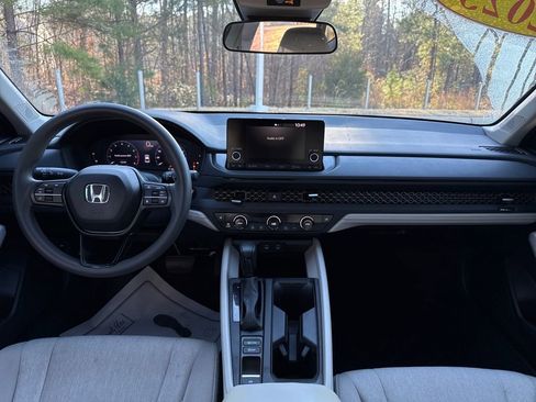 Used 2023 Honda Accord EX image 16