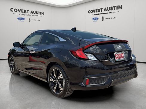 Used 2017 Honda Civic Touring image 3