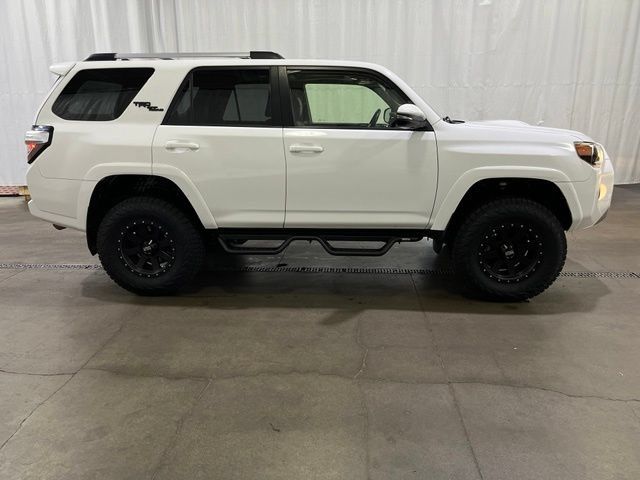 Used 2017 Toyota 4Runner TRD Off-Road Premium AWD/4WD image 2
