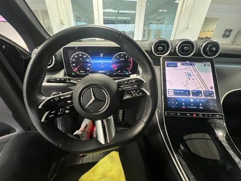 Used 2023 Mercedes-Benz GLC 300 4MATIC image 9