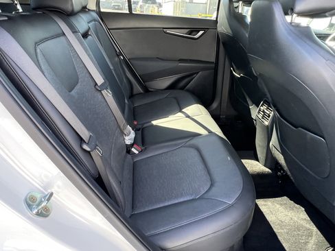 Certified 2023 Kia Niro SX Touring image 19