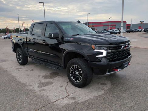 Used 2025 Chevrolet Silverado 1500 ZR2 w/ Technology Package AWD/4WD image 2