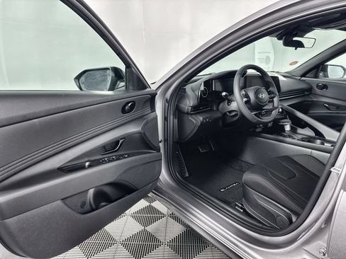 Used 2025 Hyundai Elantra SEL FWD image 20