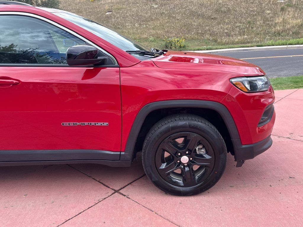 Used 2023 Jeep Compass Latitude AWD/4WD image 34