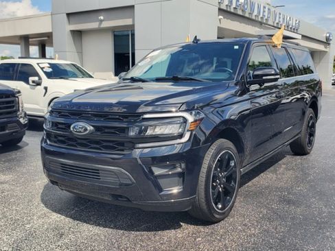 Used 2023 Ford Expedition Max Limited AWD/4WD image 3
