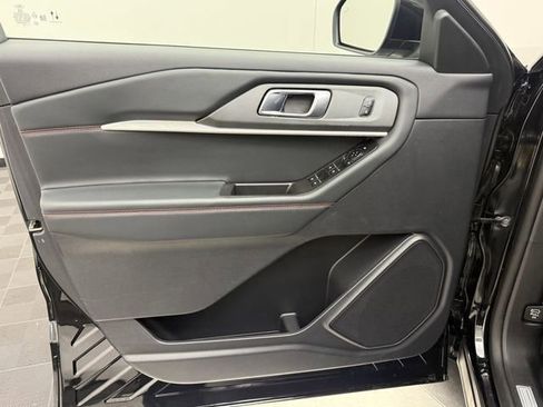Used 2025 Ford Explorer ST-Line image 10