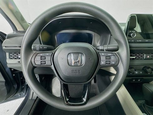 Used 2025 Honda Accord SE image 19