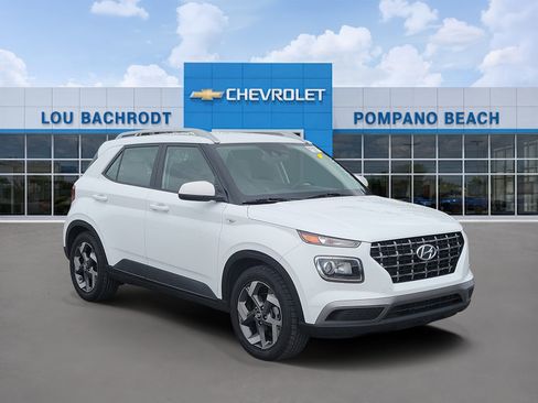 Used 2021 Hyundai Venue SEL FWD image 1