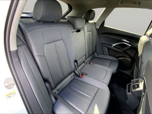 Used 2025 Audi Q5 Premium w/ Convenience Package AWD/4WD image 19