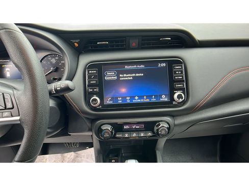 Used 2023 Nissan Kicks SR image 10