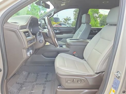 Certified 2022 GMC Yukon SLT w/ SLT Luxury Package RWD image 17