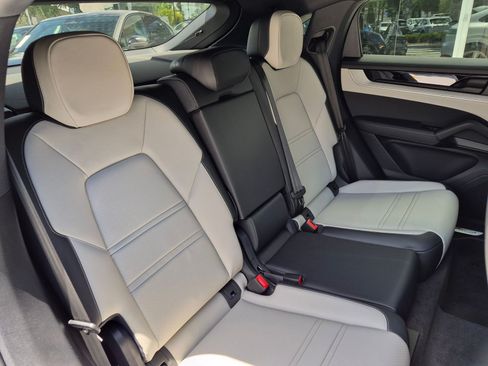 New 2026 Porsche Cayenne Coupe AWD/4WD image 25