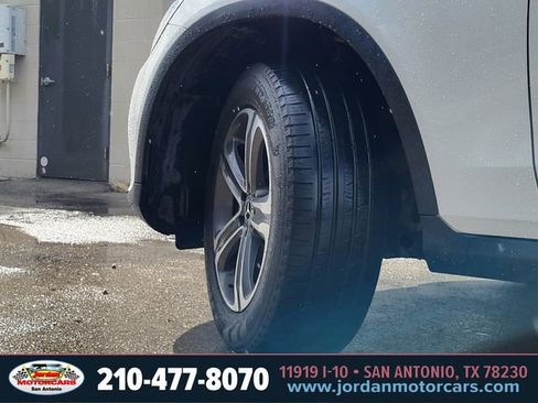 Used 2017 Mercedes-Benz GLC 300 4MATIC image 34