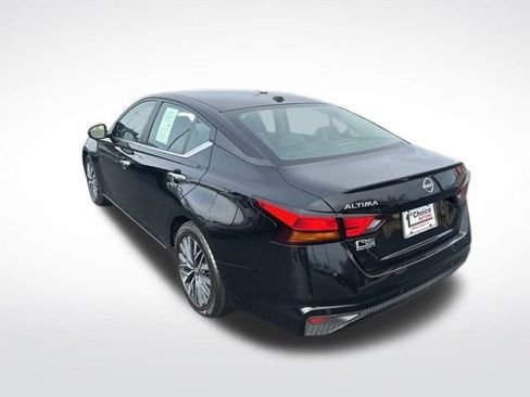 Used 2024 Nissan Altima 2.5 SV image 4
