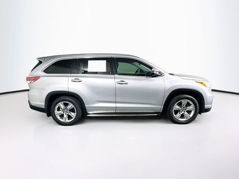 Used 2016 Toyota Highlander Limited AWD/4WD image 2