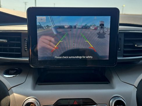 Certified 2023 Ford Explorer XLT w/ Equipment Group 202A AWD/4WD image 18