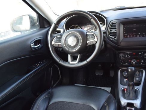 Used 2018 Jeep Compass Latitude w/ Popular Equipment Group AWD/4WD image 15