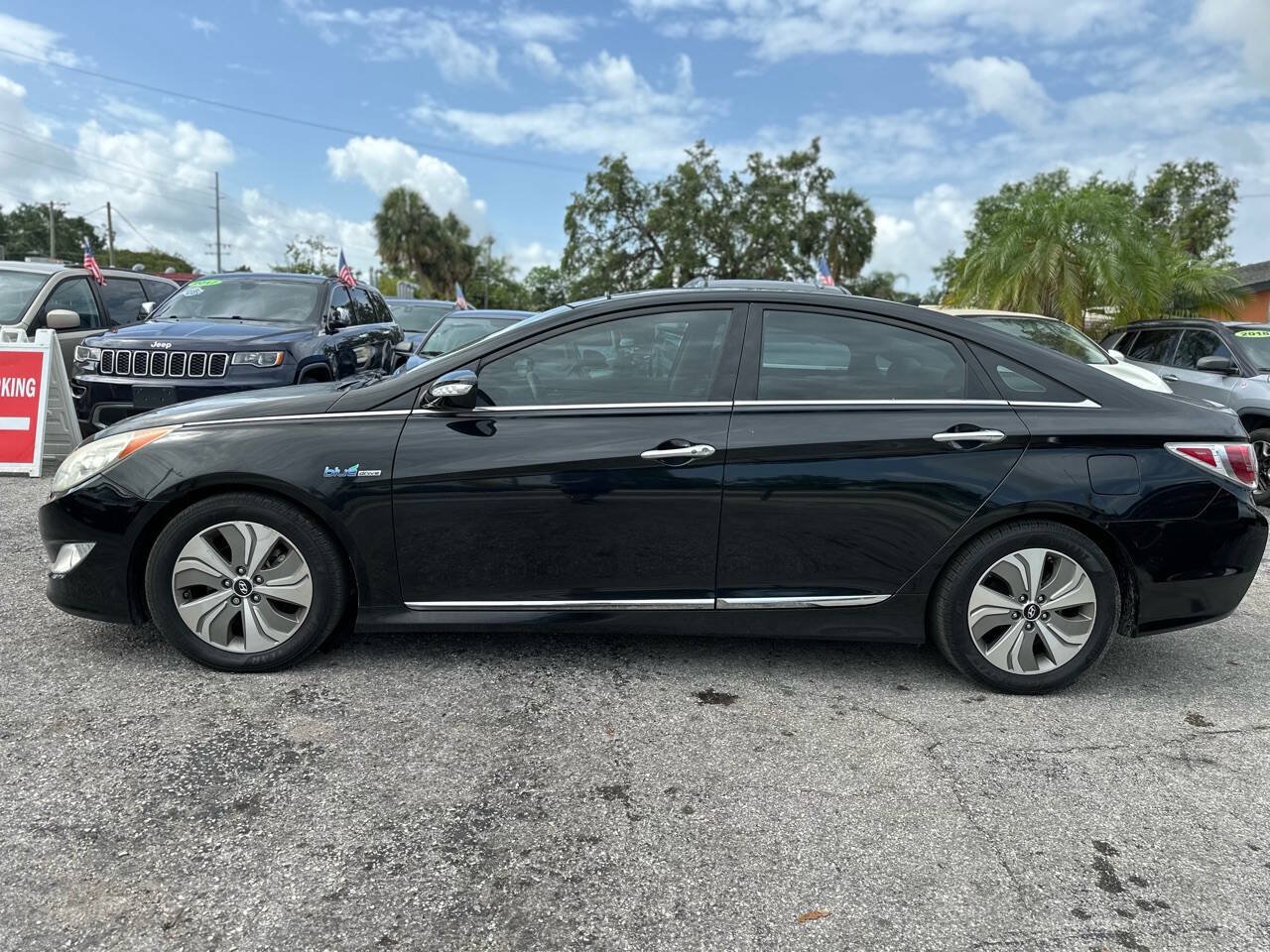 Used 2014 Hyundai Sonata Limited w/ Panoramic Sunroof Package 02 FWD image 4