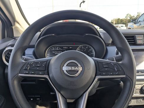 Used 2025 Nissan Versa SV image 20