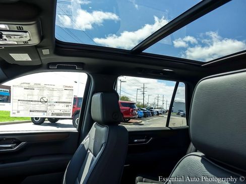 New 2026 GMC Yukon Denali w/ Sun & Power Step Package image 11